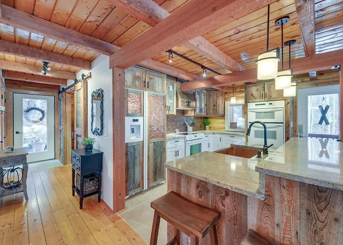 Dreamy W/ Hot Tub, Fireplace & More! Holiday home Alpine