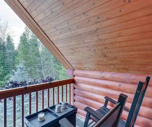 Holiday home Dreamy W/ Hot Tub, Fireplace & More! Alpine
