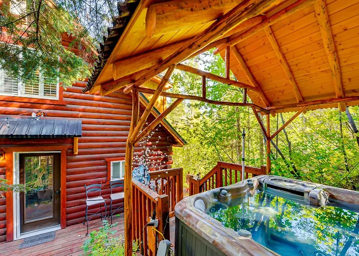 Holiday home Dreamy W/ Hot Tub, Fireplace & More!