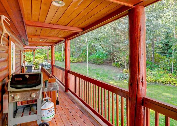 Holiday home Dreamy W/ Hot Tub, Fireplace & More! Alpine